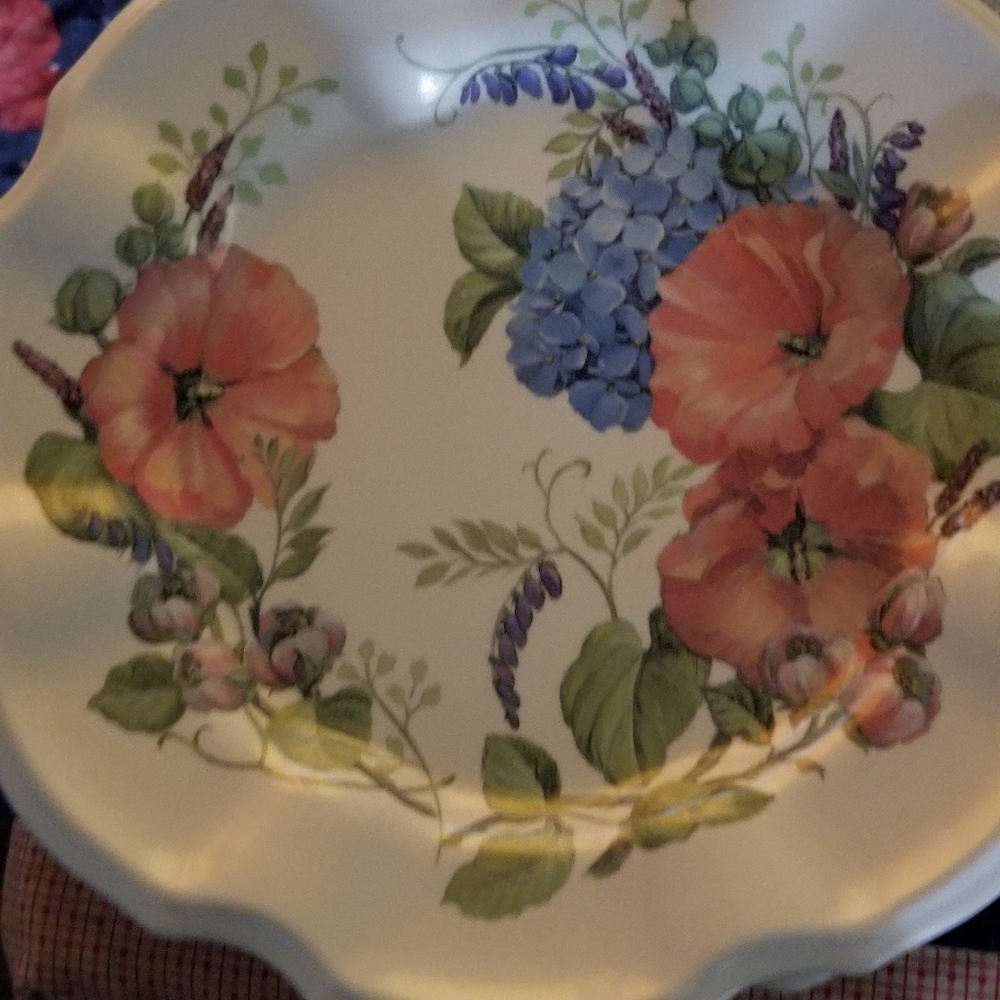 Scalloped Floral Plate Wall hanging New